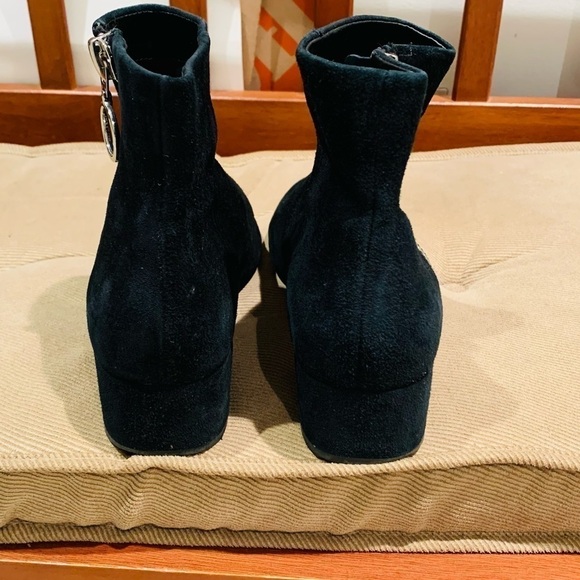 Dolce Vita Women Black Suede Ankle Boot with Side Silver Zipper. - Picture 4 of 13